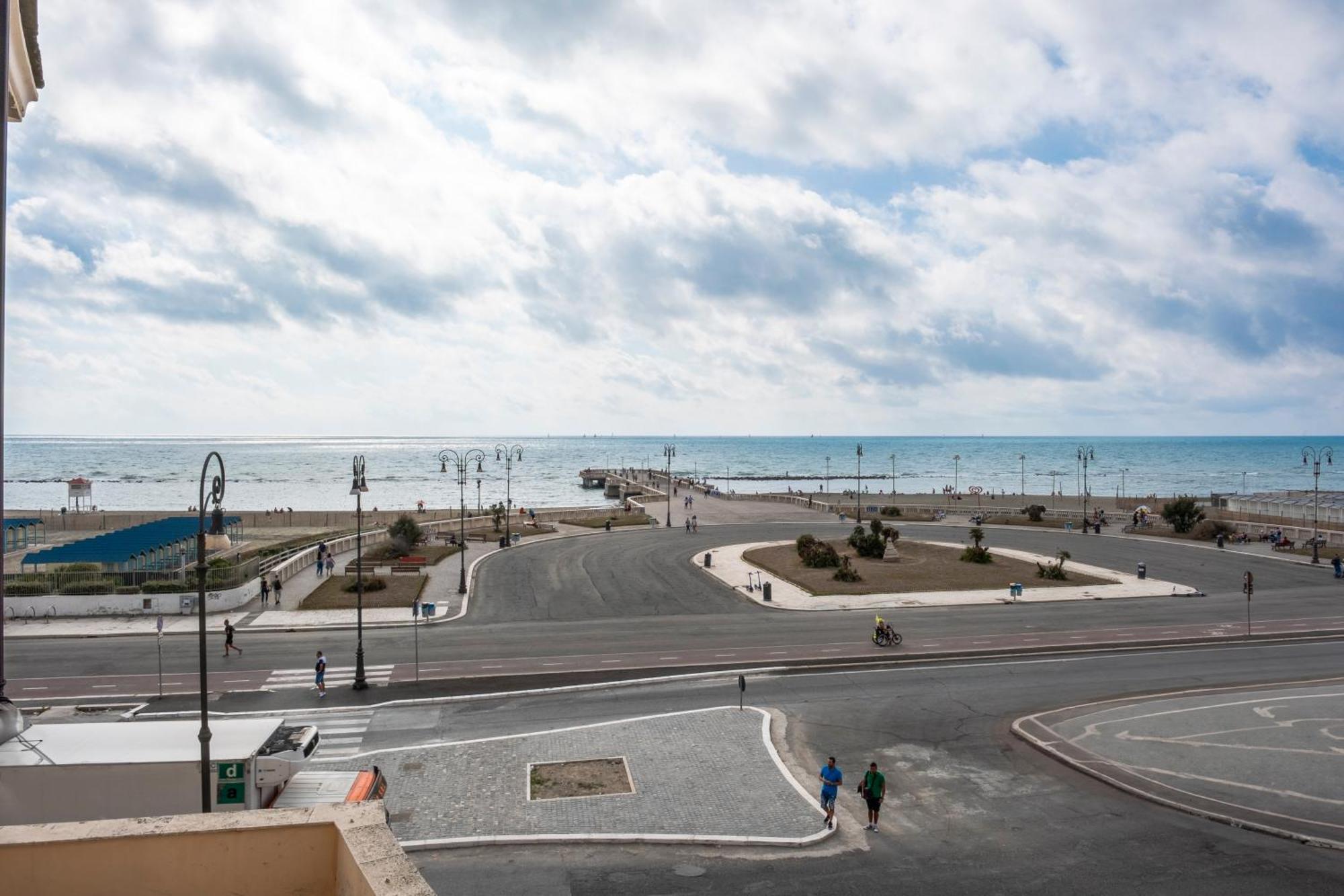 Ostia Holiday Al Pontile Ngoại thất bức ảnh